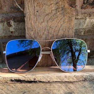 Quay | stop & stare 🕶